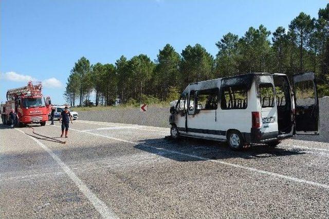 Sinop&rsquo;ta Minib&uuml;s Yangını 2