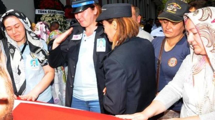 Şehidin Ebe Kardeşi: Hayalim Doğu'da G&ouml;rev Yapmaktı, Şimdi Nereye Gideyim (2)