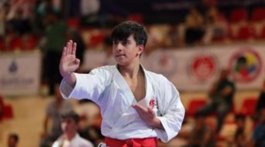 Selahattin G&uuml;ngel, T&uuml;rkiye Şampiyonu Oldu