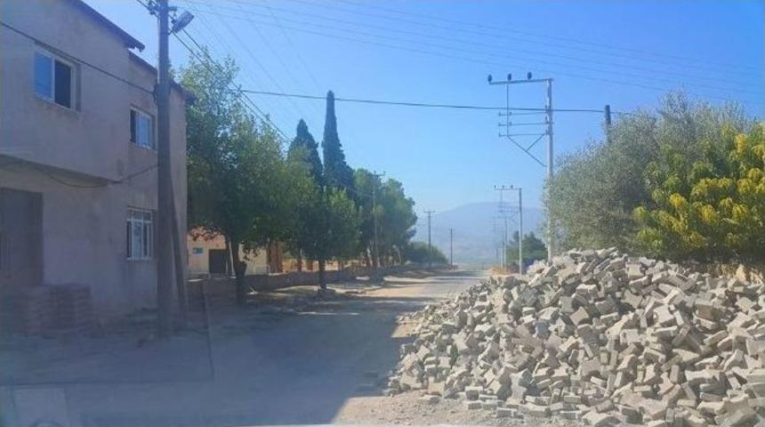 Alaşehir&rsquo;de Yol Yapım &Ccedil;alışmaları Devam Ediyor