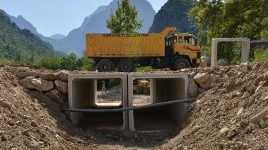 Konyaaltı Belediyesi&rsquo;nden Menfez &Ccedil;alışmları