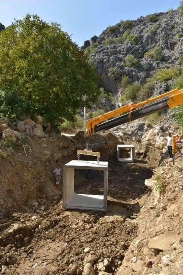 Konyaaltı Belediyesi’nden Menfez Çalışmları