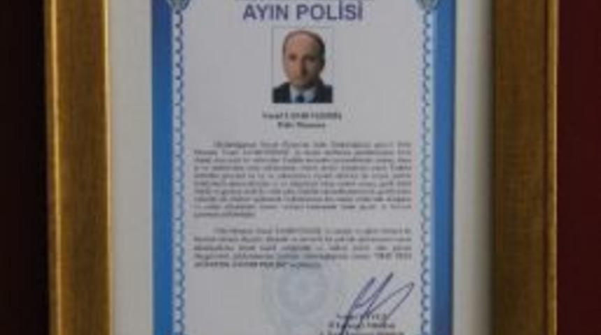 Meslektaşlarının Zor G&uuml;nlerinde Yanında Olan Polis Ayın Polisi Se&ccedil;ildi