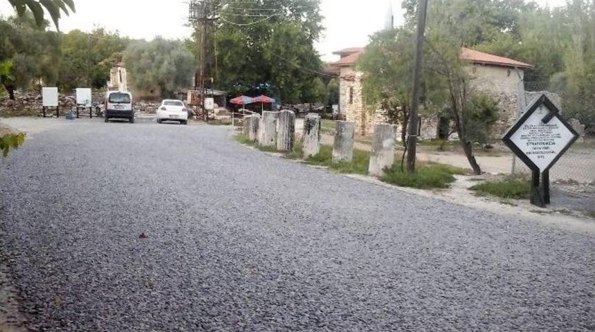 Gladyat&ouml;r Kentinin Yolu Yenilendi