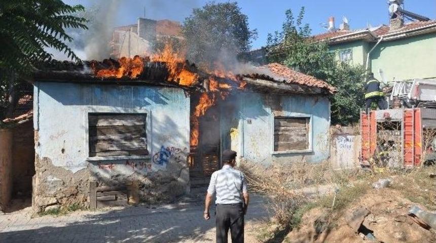 Bozüyük’te Ev Yangını