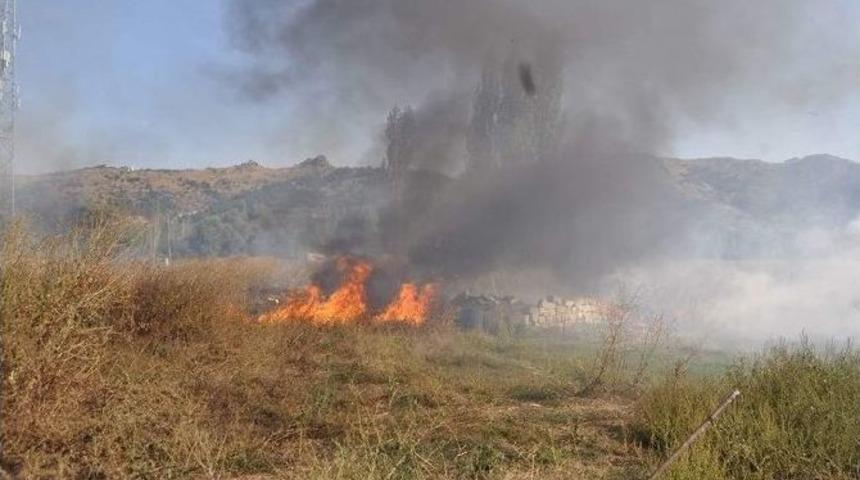 Afyonkarahisar’da Korkutan Ot Yangını
