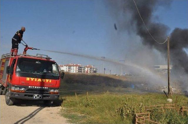 Afyonkarahisar’da Korkutan Ot Yangını