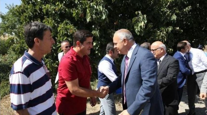 Fundacık Sakinleri, Başkan Erg&uuml;n&rsquo;&uuml; Bağrına Bastı