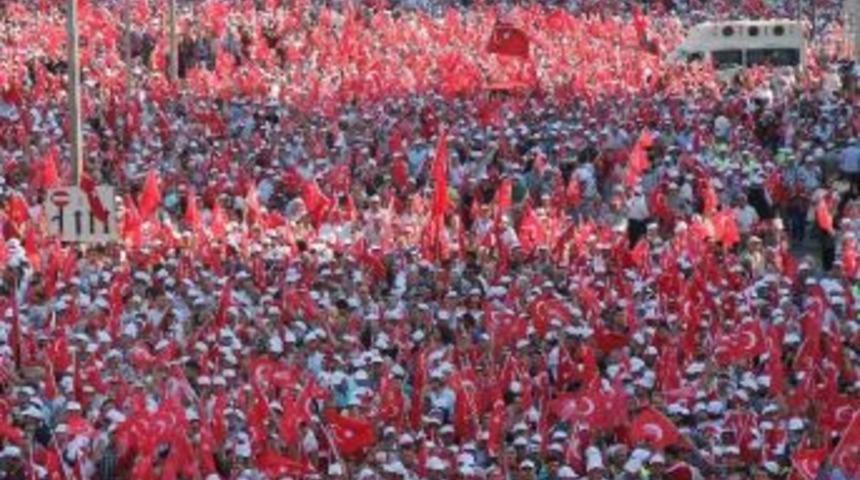 Ankara&rsquo;da Y&uuml;z Bin Kişi Ter&ouml;re Karşı Y&uuml;r&uuml;d&uuml;