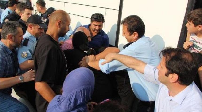 Kampa Gitmek Istemeyen Suriyeli Sığınmacılara Polis M&uuml;dahalesi