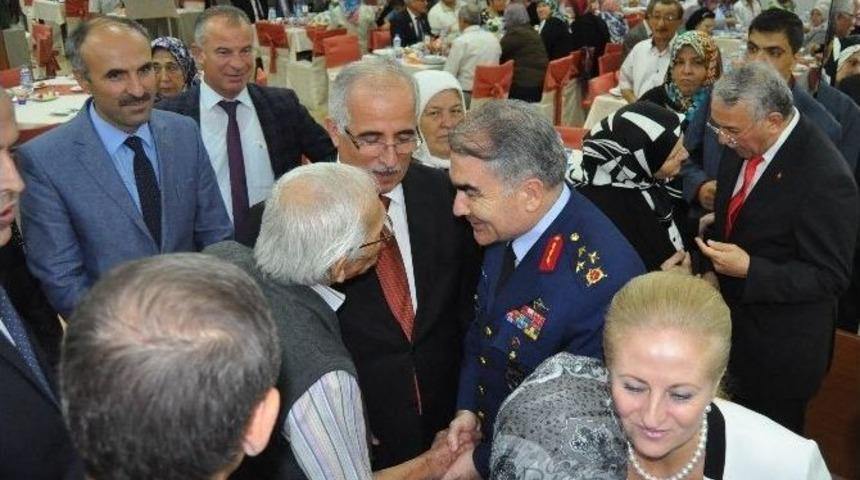 Eskişehir&rsquo;de Gaziler G&uuml;n&uuml; Yemeği D&uuml;zenlendi