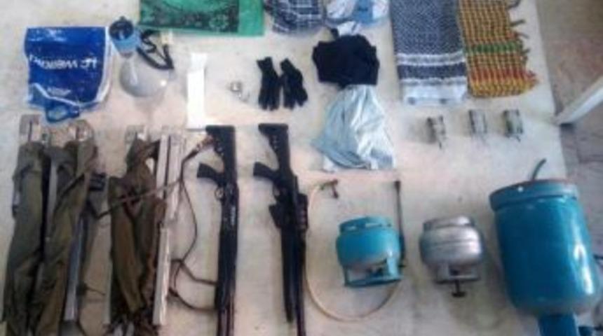 Diyarbakır'da Pkk'ya Ait &Ccedil;ok Sayıda M&uuml;himmat Ele Ge&ccedil;irildi