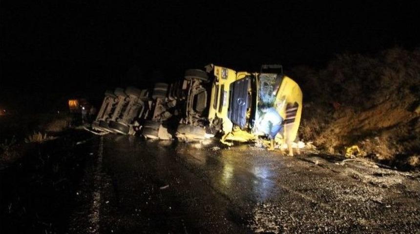 K&uuml;tahya&rsquo;da Asit Tankeri Devrildi: 1 Yaralı