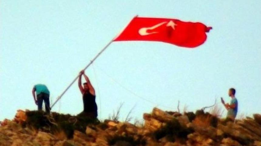 Bodrum'da Bayrak Indirildiği Ihbarı Heyecan Yarattı