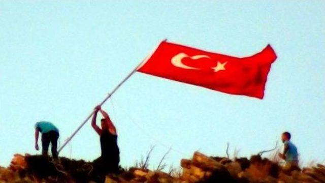 Bodrum'da Bayrak Indirildiği Ihbarı Heyecan Yarattı