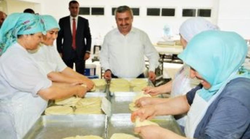 Başkan Baran G&ouml;&ccedil;men B&ouml;rek&ccedil;isini Ziyaret Etti