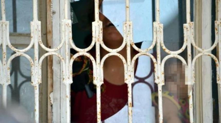 &Ccedil;ocuklarını Rehin Alıp, Tahliyeye 4 Saat Direndi