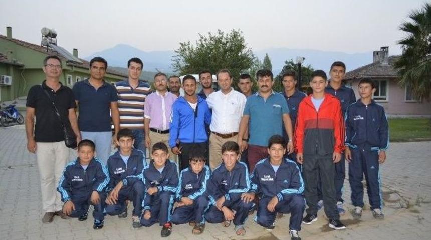 Seydikemer Orman İşletme M&uuml;d&uuml;r&uuml;nden G&uuml;reş&ccedil;ilere Moral Yemeği