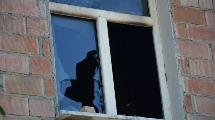 Silvan&rsquo;da Bir Ev Uzun Namlulu Silahlarla Tarandı