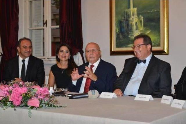 İzmir in Foto Belgesi Bu Sergide 1