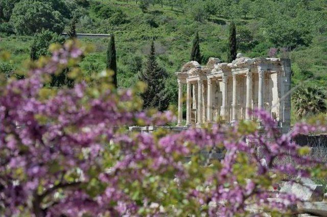 İzmir in Foto Belgesi Bu Sergide 3