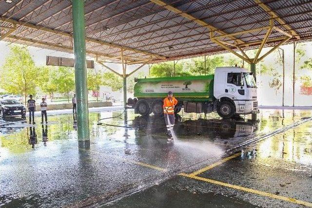 Şehitkamil’de Kurban Kesim Yerleri Dezenfekte Ediliyor