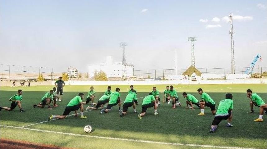 Şehitkamil Belediyespor Yönetiminden Futbolculara Moral Ziyareti
