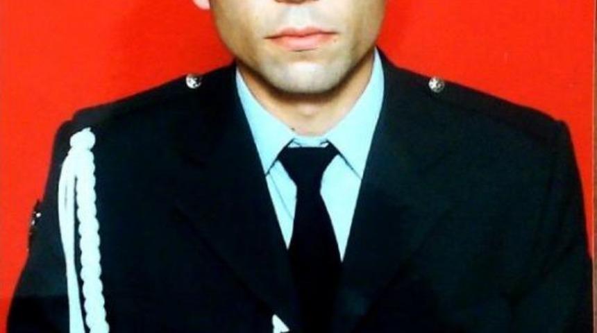 Ka&ccedil;ak&ccedil;ı Minib&uuml;sle &Ccedil;arptığı Polis Memuru Şehit Oldu