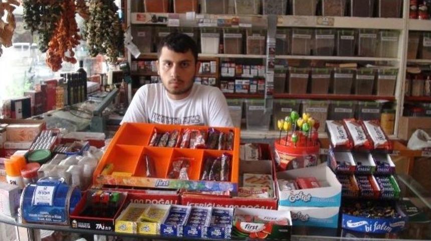 K&uuml;&ccedil;&uuml;k Esnaf Avm&rsquo;lere Karşı Direnemiyor