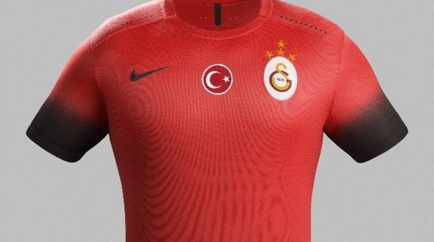Galatasaray&rsquo;ın 3. Forması Tanıtıldı