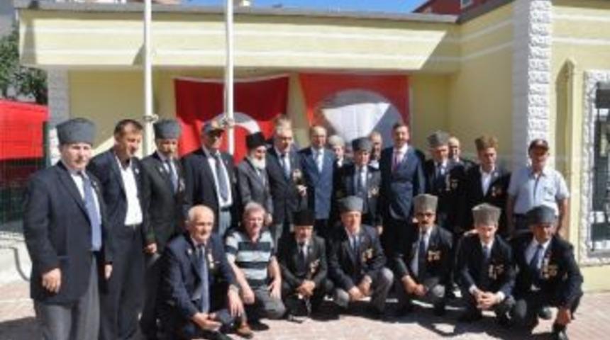 &Ccedil;erkezk&ouml;y Kaymakamı Kubilay Gazilerle Bir Araya Geldi