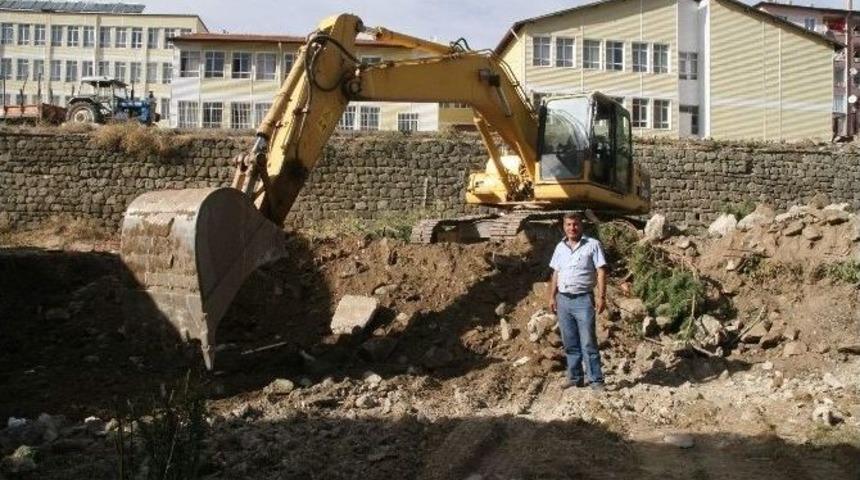 Yozgat Kapalı Pazar Yeri İnşaatında &Ccedil;alışmalar Başladı