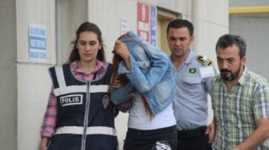 Kiralık Ara&ccedil;la Sakarya&rsquo;ya Gelip 45 Bin Tl Değerinde Altın Ve Pırlanta Seti &Ccedil;aldılar