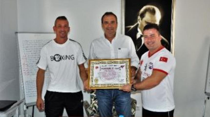 Ayvalık Judo Ve Ju Jitsu Spor Kul&uuml;b&uuml;nden Başkan Gen&ccedil;er&rsquo;e Teşekk&uuml;r