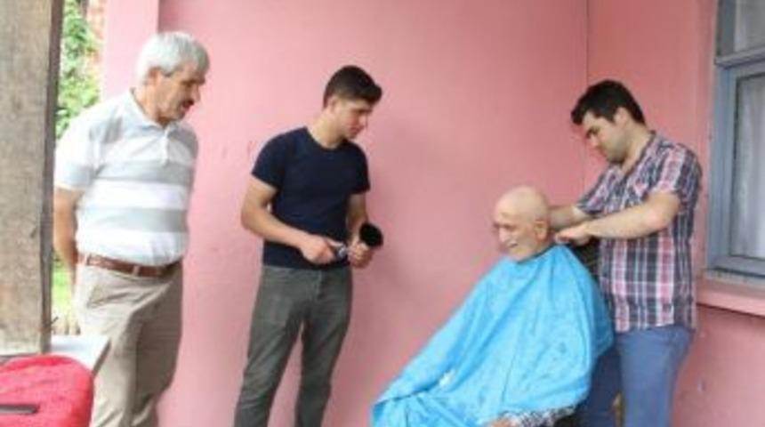 Akyazı&rsquo;da Her Ay D&uuml;zenli Olarak Yaşlılara &Uuml;cretsiz Traş Hizmeti