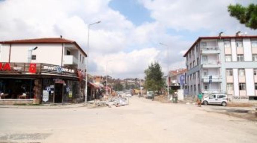 Serdivan Kafeler Caddesi&rsquo;nde Yenileme &Ccedil;alışmaları Devam Ediyor