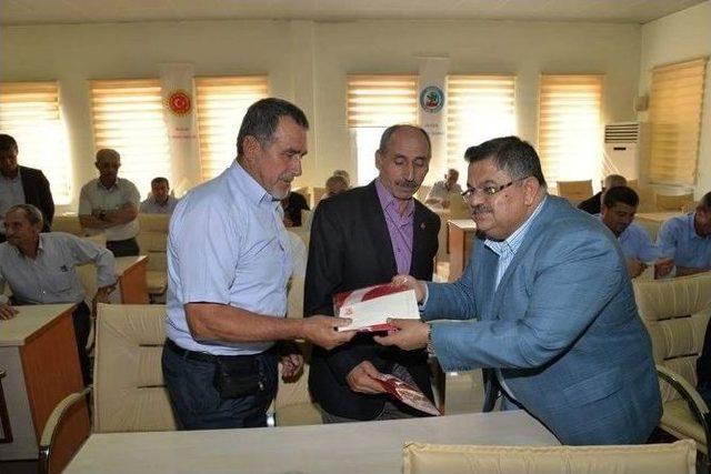 Belediye Başkanı Selim Yağcı&rsquo;dan Bu Defa Da Muhtarlara T&uuml;rk Bayrağı 2