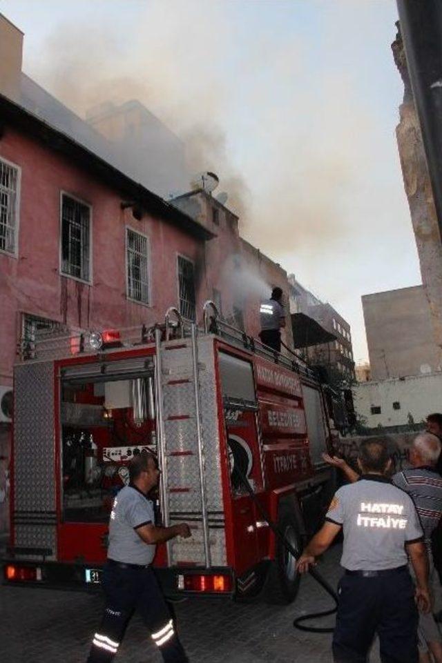 İskenderun’da Korkutan Yangın