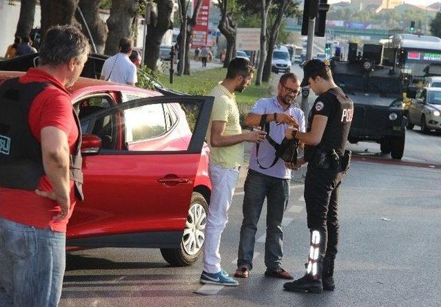 İstanbul Polisinden Bayram &Ouml;ncesi Asayiş Uygulaması 2