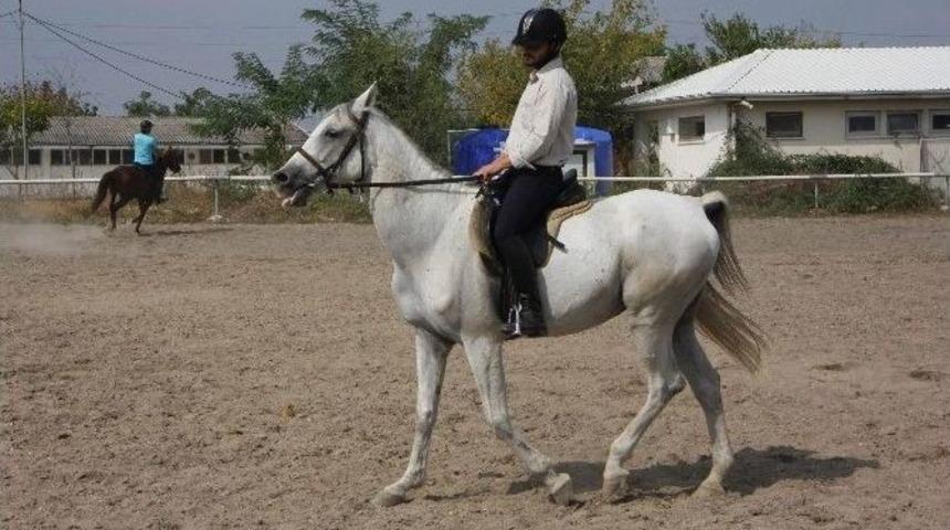 (&ouml;zel Haber) Bu Okuldan Mezun Olanlar İşsiz Kalmıyor