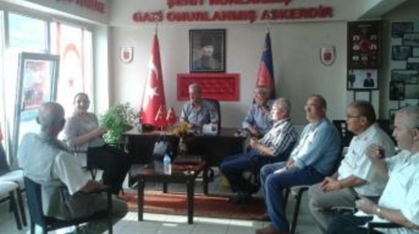 Rekt&ouml;r &Ccedil;akar T&uuml;rkiye Muharip Gaziler Derneğini Ziyaret Etti