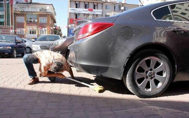 İnatçı Kediyi Polis Kurtardı