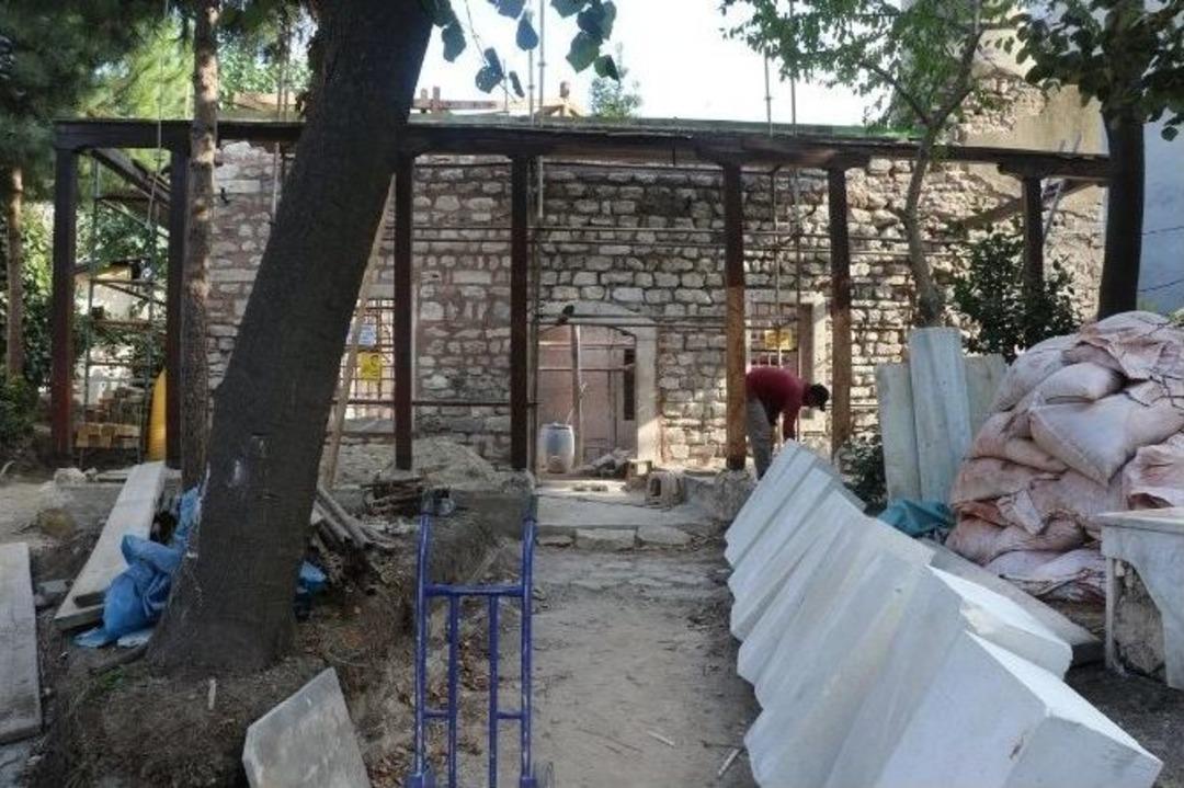 Arakiyeci Caferağa Camii Restore Ediliyor