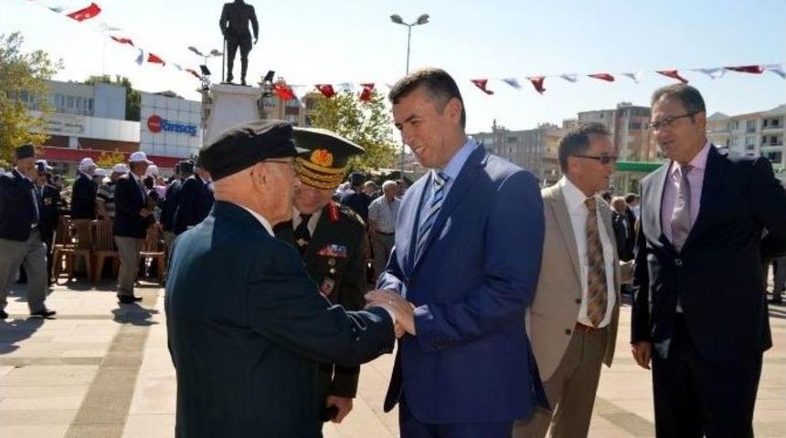 Gaziler G&uuml;n&uuml; Edremit&rsquo;te T&ouml;renle Kutlandı