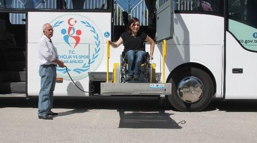 T&uuml;rkiye&rsquo;nin Sporcular İ&ccedil;in &Ouml;zel &Uuml;retilen İlk Engelsiz Otob&uuml;s&uuml; Yollarda