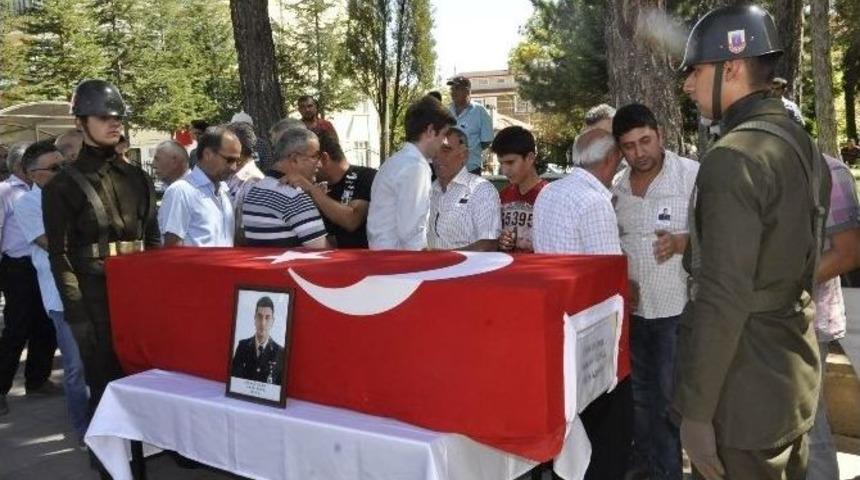 Kalp Krizi Ge&ccedil;iren Astsubay Toprağa Verildi