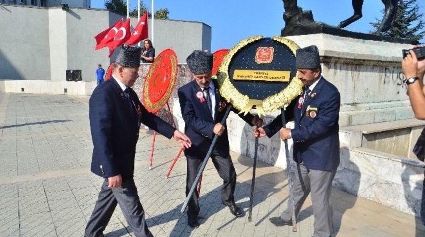 Gaziler G&uuml;n&uuml; T&ouml;renlerle Kutlandı