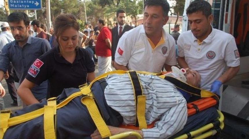 Otomobil, Yaşlı Adama &Ccedil;arptı: 1 Yaralı