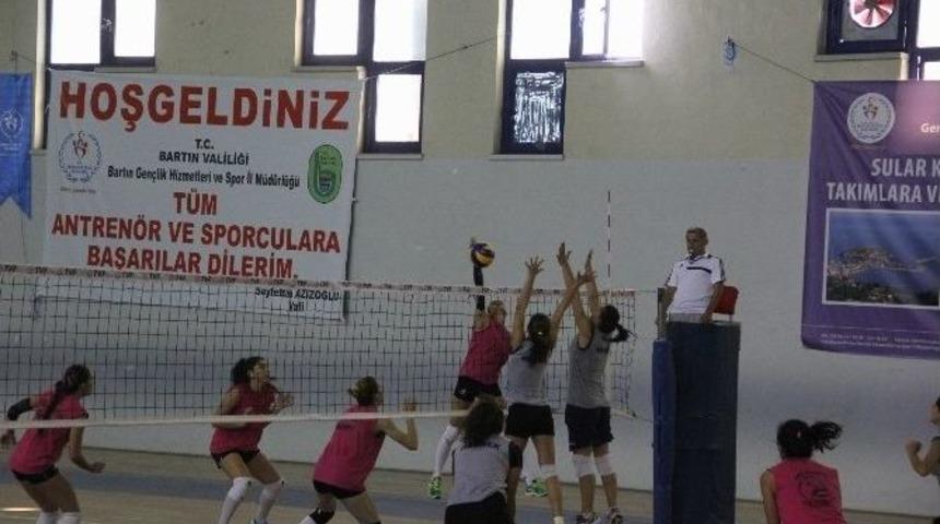 Polisg&uuml;c&uuml; İle Yeni Hendek Hazırlık Ma&ccedil;ında Karşı Karşıya Geldi