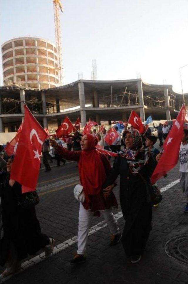 Nevşehir’De 'şehitlere Dua Ve Bayrağa Saygı' Mitingi